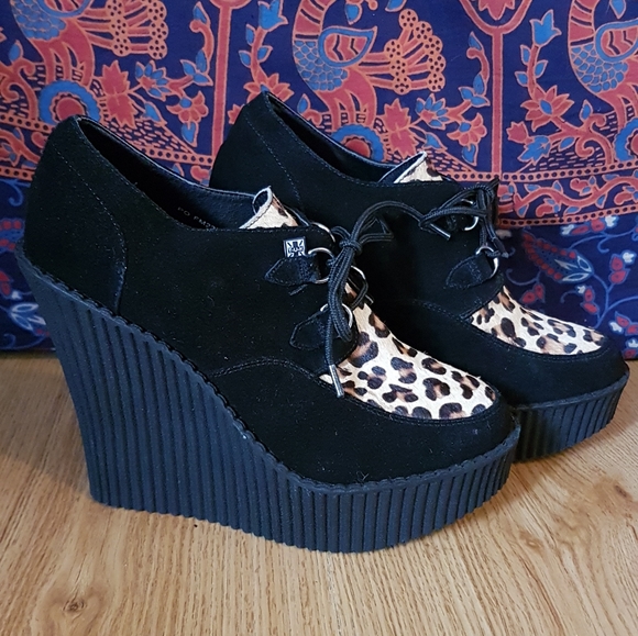 NWOT T.U.K. Leopard print Suede Wedge Booties - Picture 2 of 4